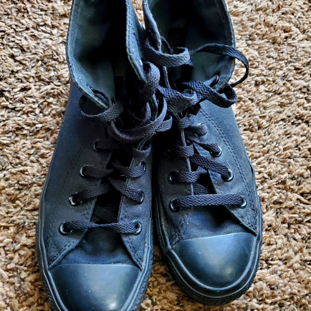 Black Hi-top Converse